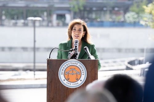 Just over a year ago, ground was broken on an all-purpose arena that would serve as the new home of the Division I men’s and women’s hockey programs. A mere 13 months later, the M&T Bank Center at Mohawk Harbor was officially unveiled during a ribbon-cutting ceremony and tours Thursday morning. A gathering of state, county and local officials and dignitaries, including New York Gov. Kathy Hochul and Union President Elizabeth Kiss, celebrated the milestone.